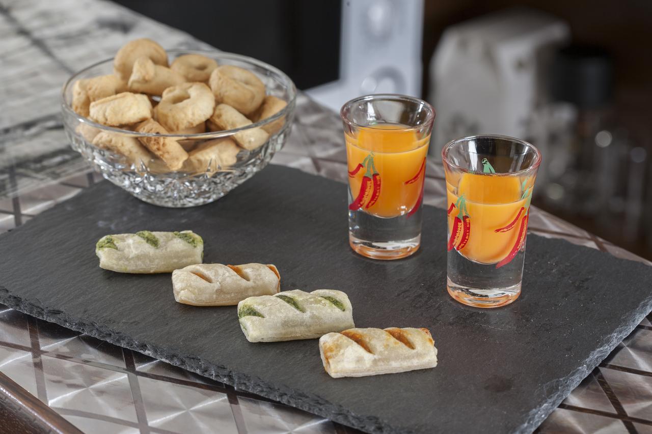 Bed and Breakfast Enjoy Vida Casola di Napoli Esterno foto